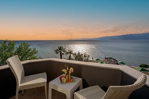 Aqua Nina Resort Hotel