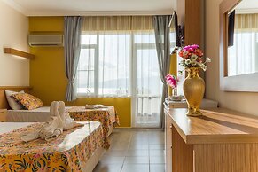 Aqua Nina Resort Hotel