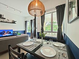 Tiara Desaru By Antlerzone