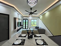 Tiara Desaru By Antlerzone