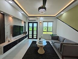 Tiara Desaru By Antlerzone