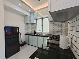 Tiara Desaru By Antlerzone