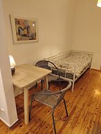 Large Studio/family Apartment