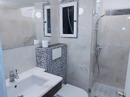 Large Studio/family Apartment