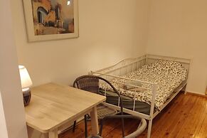 Large Studio/family Apartment