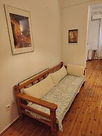 Large Studio/family Apartment