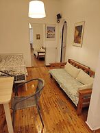 Large Studio/family Apartment