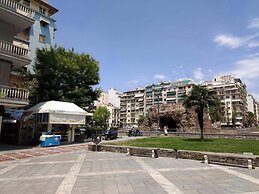 Large Studio/family Apartment