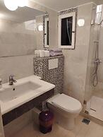 Large Studio/family Apartment