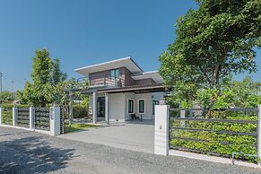 The garden pool villa resort at doisaket