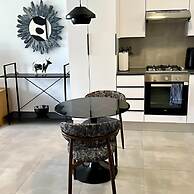 The Henlee Apartment Tocara
