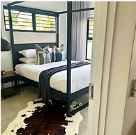 The Henlee Apartment Tocara