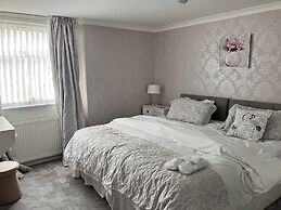 Golf Paradise,restaurants,bars,beach ,shops,walks