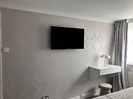 Golf Paradise,restaurants,bars,beach ,shops,walks