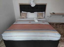 White House Lounge & Accommodation