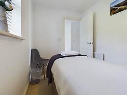 Riverfront Staffordshire Retreat