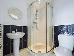 Riverfront Staffordshire Retreat