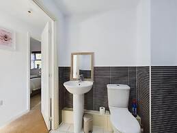 Riverfront Staffordshire Retreat