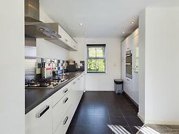 Riverfront Staffordshire Retreat