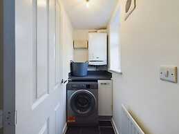 Riverfront Staffordshire Retreat