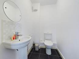 Riverfront Staffordshire Retreat