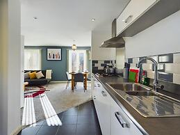 Riverfront Staffordshire Retreat