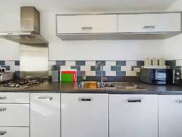 Riverfront Staffordshire Retreat