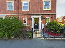 Riverfront Staffordshire Retreat