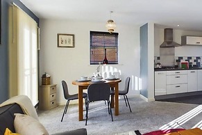 Riverfront Staffordshire Retreat