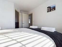 Riverfront Staffordshire Retreat