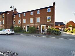 Riverfront Staffordshire Retreat