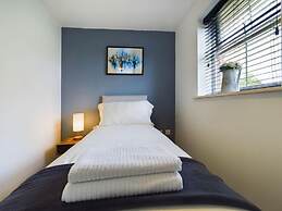 Riverfront Staffordshire Retreat