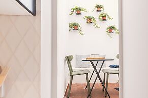 Alfama Design W Terrace by Homing