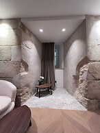 Unique house Nepot in the center