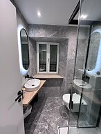 Unique house Nepot in the center