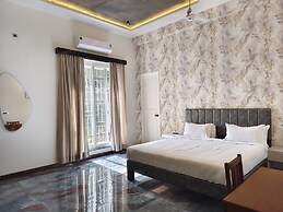The Serene Shores - Luxury Private Villa