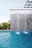 The Serene Shores - Luxury Private Villa