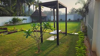 The Serene Shores - Luxury Private Villa