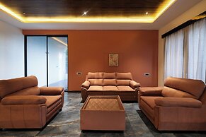 The Serene Shores - Luxury Private Villa