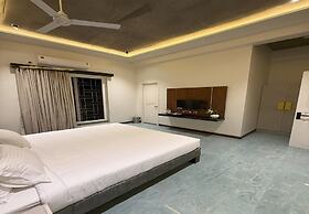 The Serene Shores - Luxury Private Villa