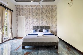 The Serene Shores - Luxury Private Villa