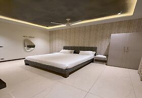The Serene Shores - Luxury Private Villa