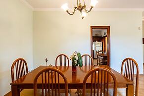 Artemida Beachside Escape w BBQ Parking