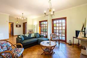 Artemida Beachside Escape w BBQ Parking