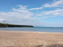 Artemida Beachside Escape w BBQ Parking