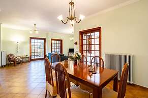 Artemida Beachside Escape w BBQ Parking