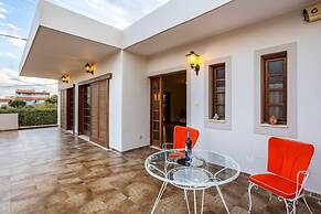 Artemida Beachside Escape w BBQ Parking