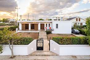 Artemida Beachside Escape w BBQ Parking