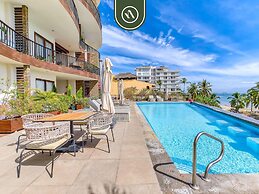 The Canuva Lux 204 in Cruz de Huanacaxtle