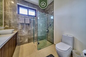 The Canuva Lux 204 in Cruz de Huanacaxtle